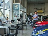 АвтоГрад, автомобильный центр
